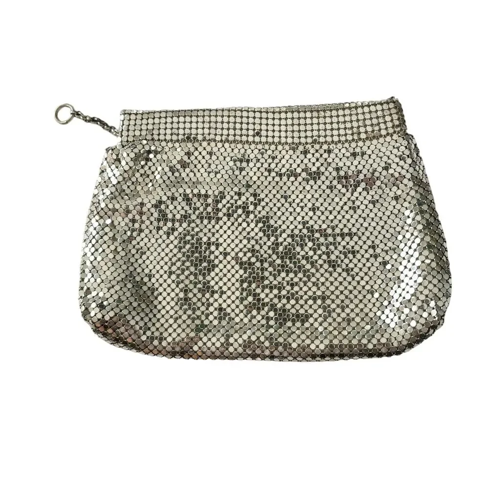 Vintage 1970s Whiting & Davis Metal Mesh Clutch Silver